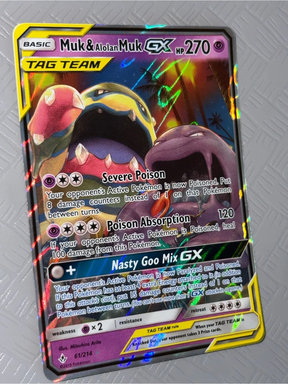 Muk & Alolan Muk GX 61/214 Unbroken Bonds TAG TEAM Pokémon Card